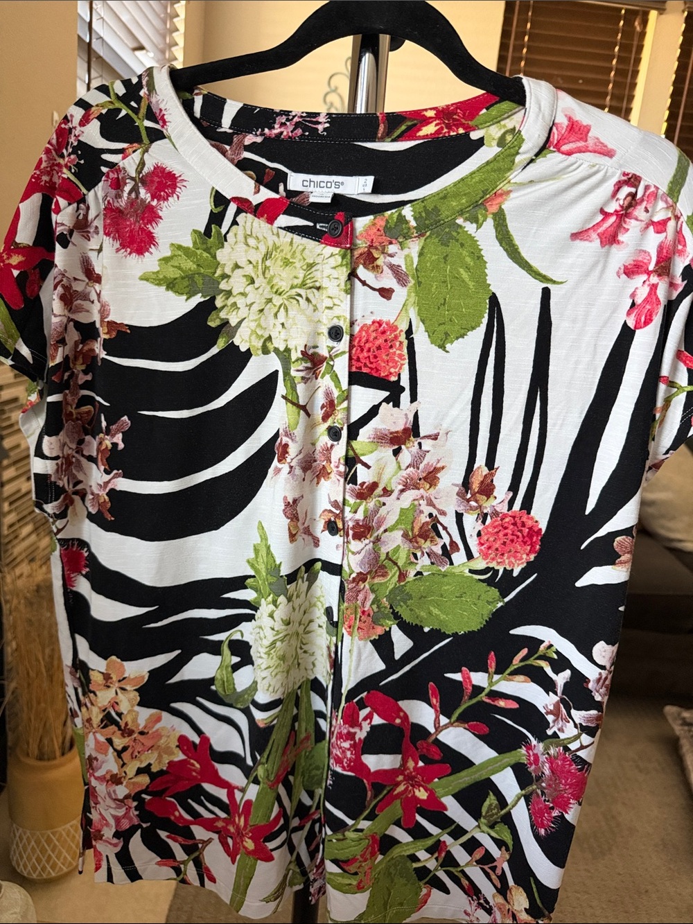 Chico's Black & White Zebra Floral Button-Front Women's Top
